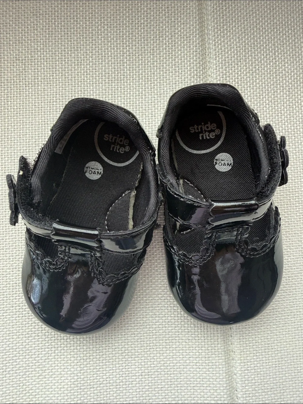 Baby Black Patent Mary Jane Shoes with Flower Accent Size 3 infant